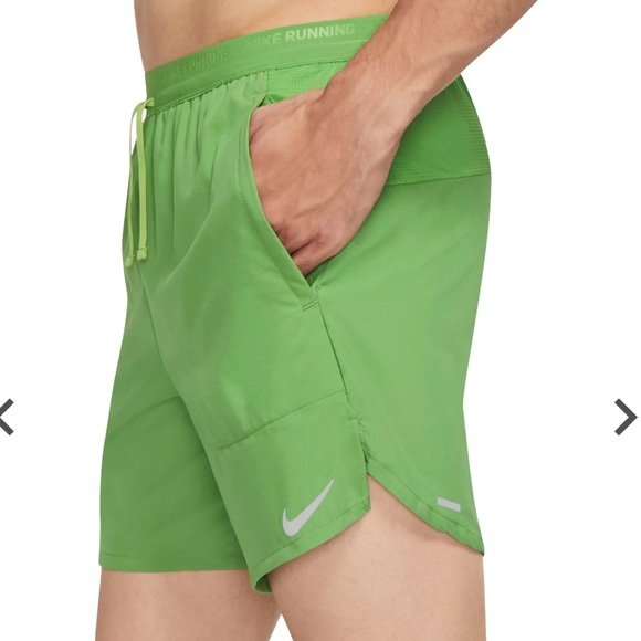 Nike Men's Dri-FIT Stride 7” Shorts Green Dm4761-377 - Picture 3 of 4